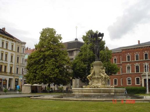 Muschelminna - Am 12. November 1887 konnte der Kunstbrunnen eingeweiht werden. Man bezeichnete ihn als schönsten Brunnen Schlesiens.