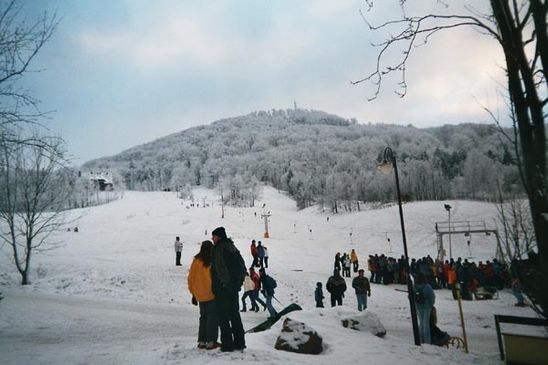 Skilift und Skihang unterhalb der Lausche in Walterdorf