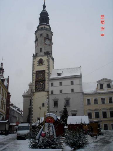Das alte Rathaus mit Uhrenturm am Untermarkt